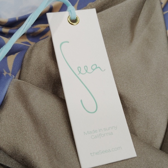 Seea Floral Rashguard - Picture 7 of 7